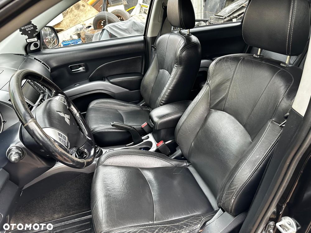 Mitsubishi Outlander 2.0 DID Instyle NAVI - 15