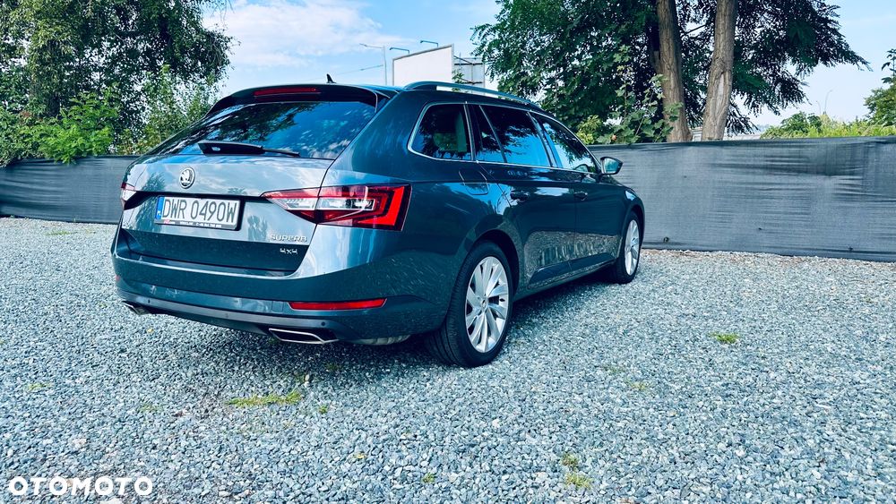 Skoda Superb 2.0 TSI 4x4 DSG Sportline - 9