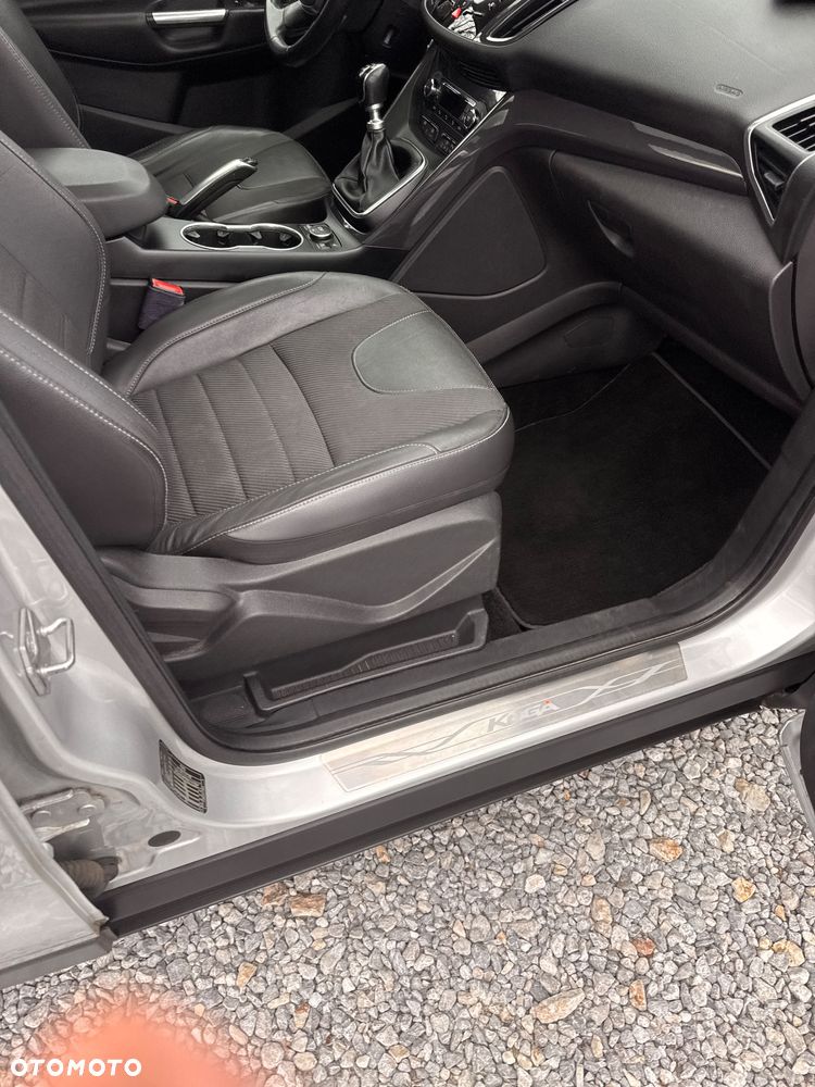 Ford Kuga 2.0 TDCi 2x4 Titanium - 29