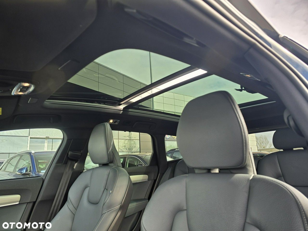 Volvo V90 Cross Country - 21