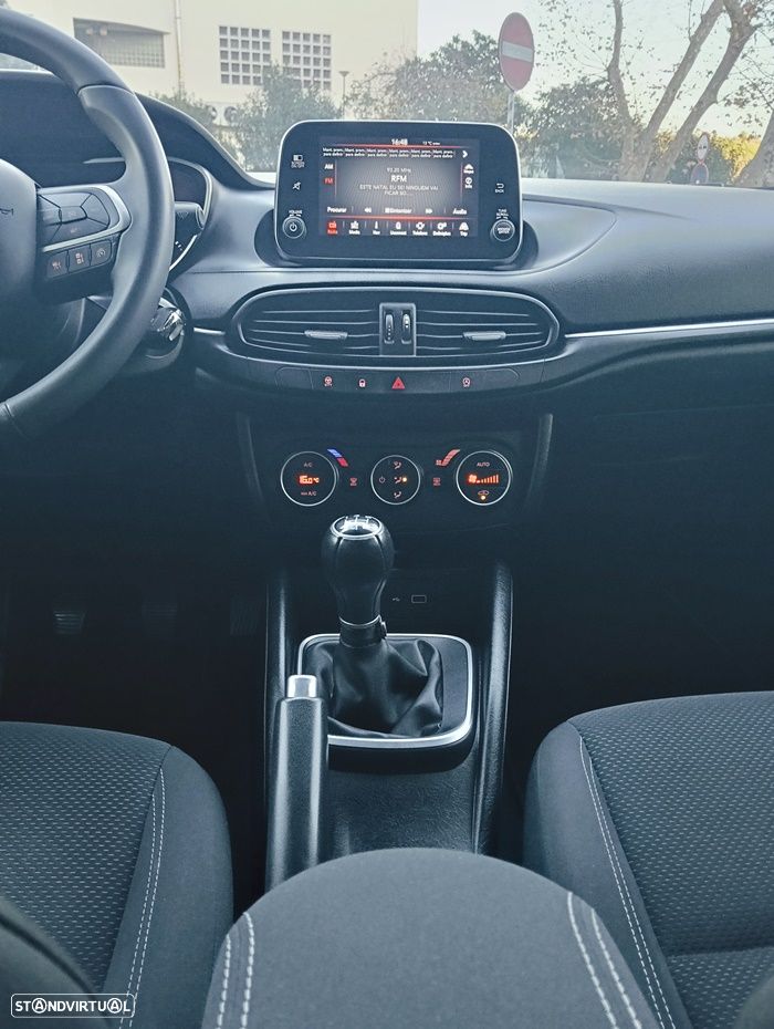 Fiat Tipo Station Wagon 1.3 M-Jet Lounge Tech - 25