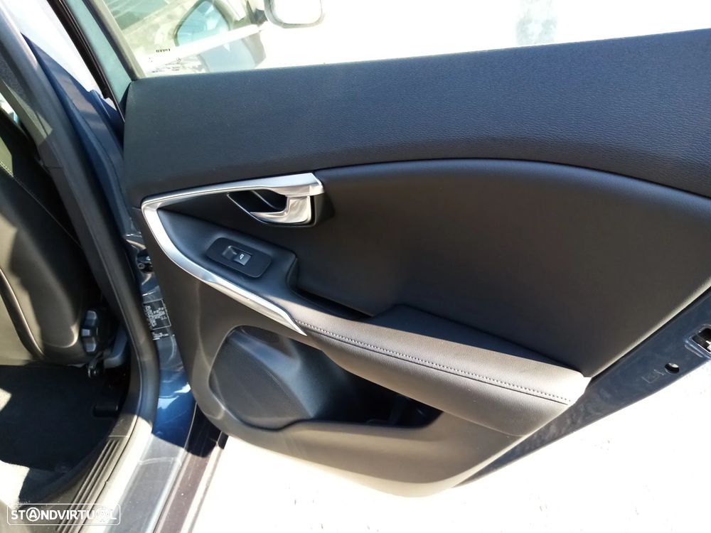 Volvo V40 D2 Inscription - 22