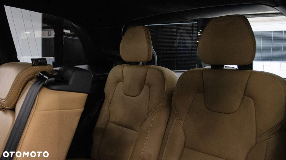 Volvo XC 90 T8 AWD Plug-In Hybrid Plus Dark 7os - 22