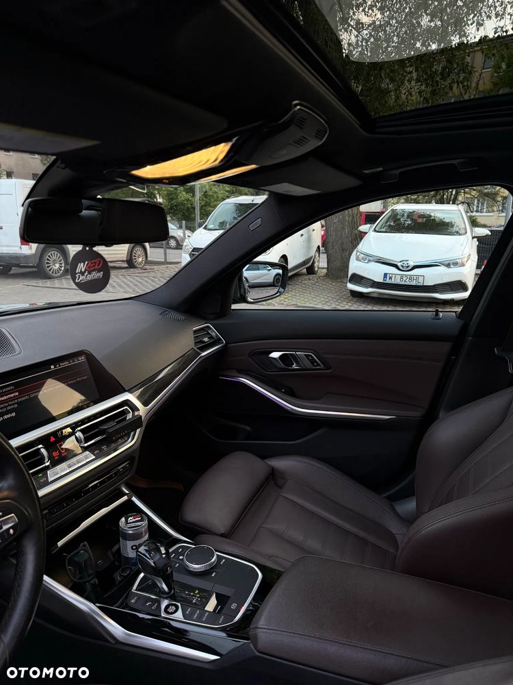BMW Seria 3 330i xDrive M Sport - 8