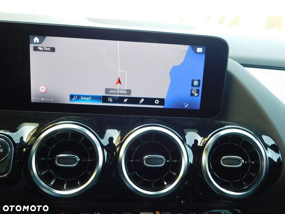 Mercedes-Benz GLA - 10