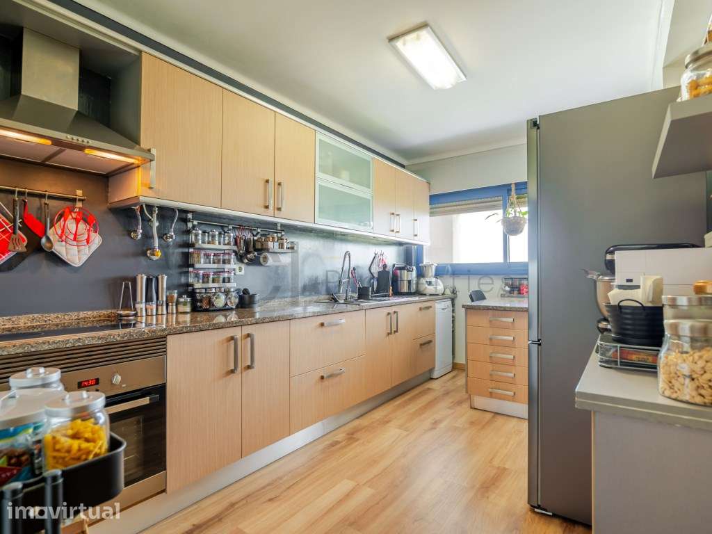 Apartamento T2 Totalmente Remodelado com Elevador - Barreiro - Grande imagem: 2/43