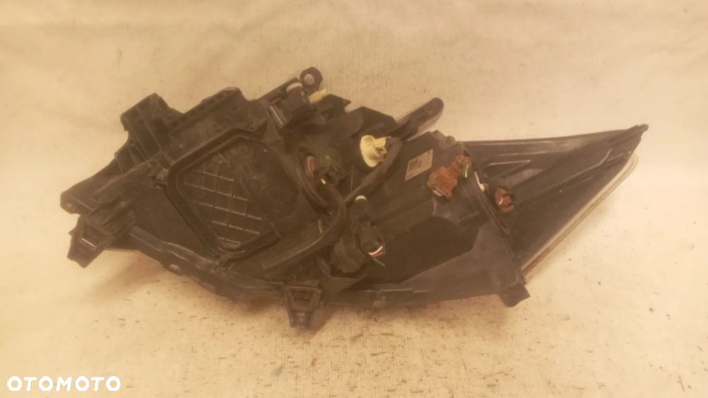 * LAMPA PRZEDNIA PRAWA PRZÓD PRAWO TOYOTA AURIS I - 5