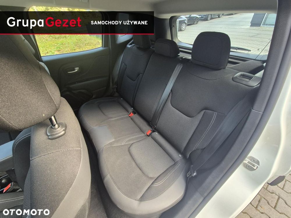 Jeep Renegade - 16