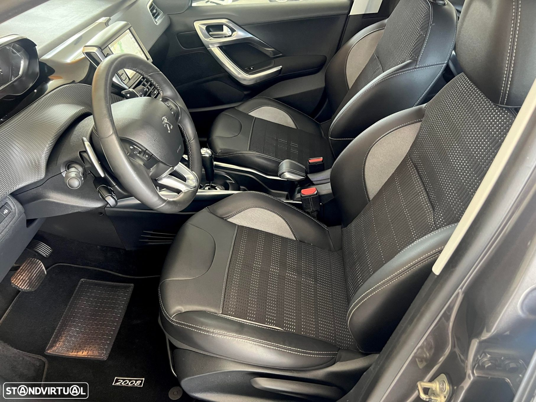 Peugeot 2008 1.6 e-HDi Allure 2-Tronic - 24