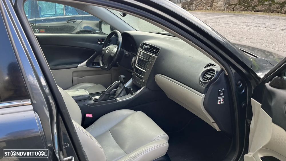 Lexus IS 200 d P.Executive 2G - 10