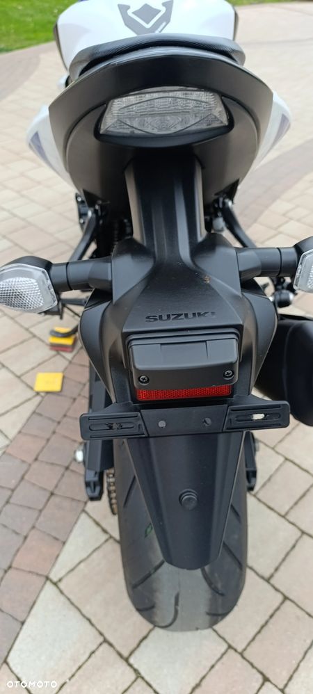 Suzuki GSX - 32