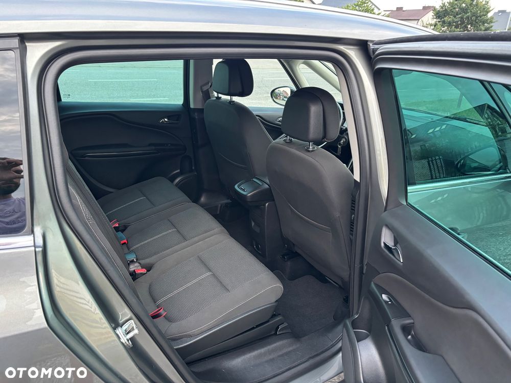 Opel Zafira - 12