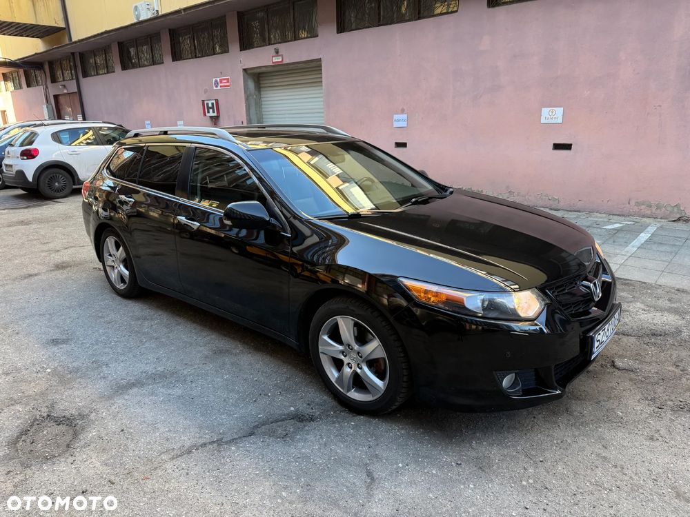 Honda Accord 2.0 Executive Nav - 2