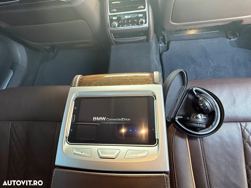 BMW Seria 7 740Le xDrive iPerformance - 33