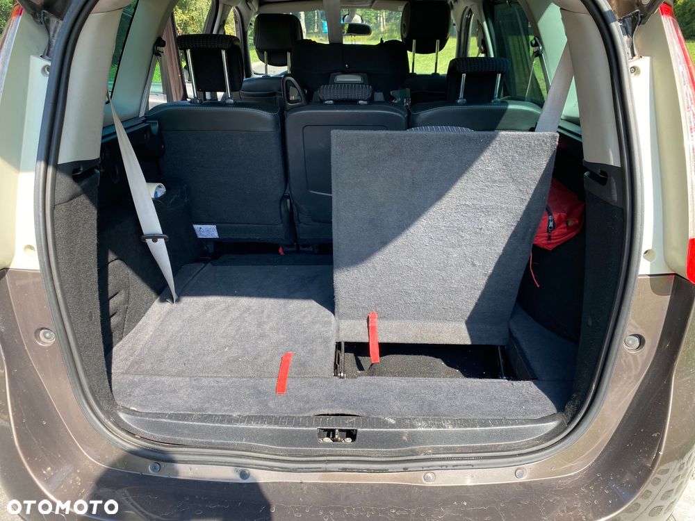 Renault Grand Scenic - 12