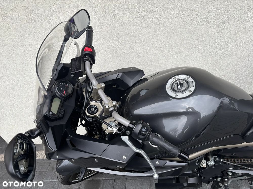 Yamaha XJ - 9
