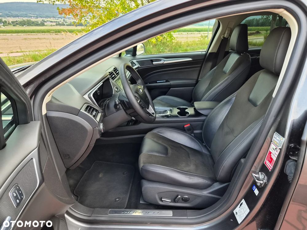 Ford Mondeo 2.0 TDCi Titanium PowerShift - 18