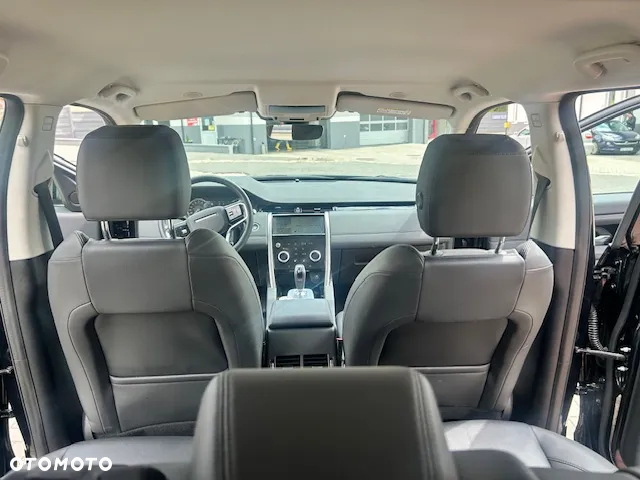 Land Rover Discovery Sport - 11