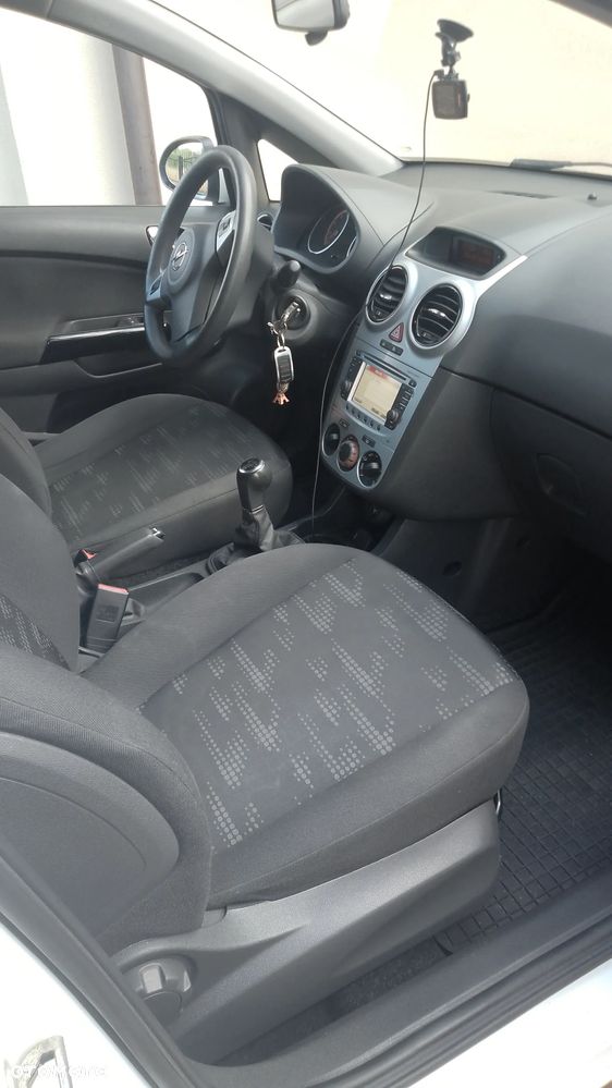 Opel Corsa 1.4 16V Active - 16