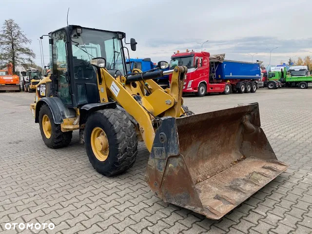 Caterpillar 906 - 3