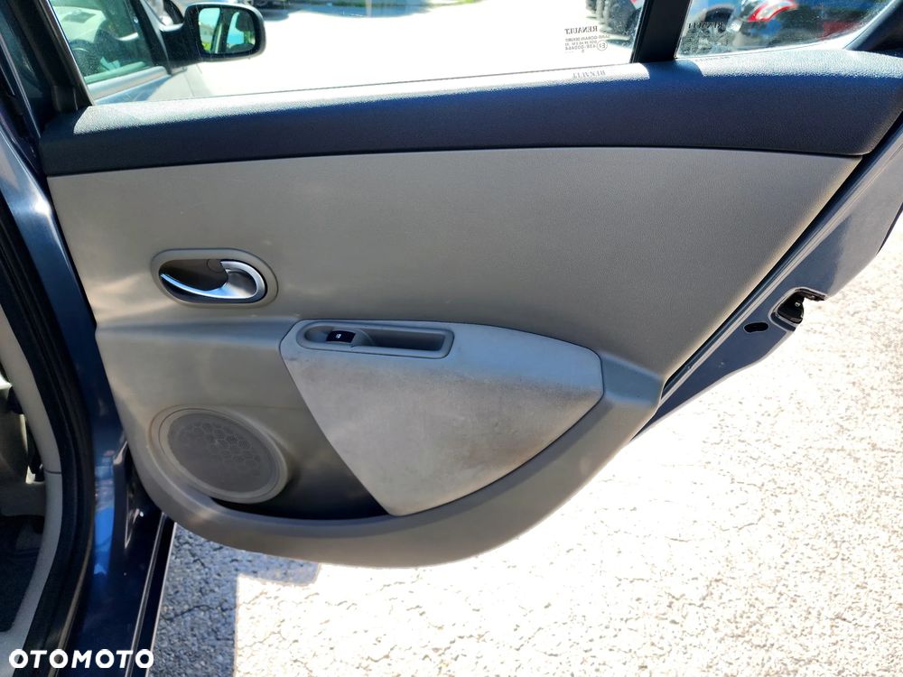 Renault Clio - 28