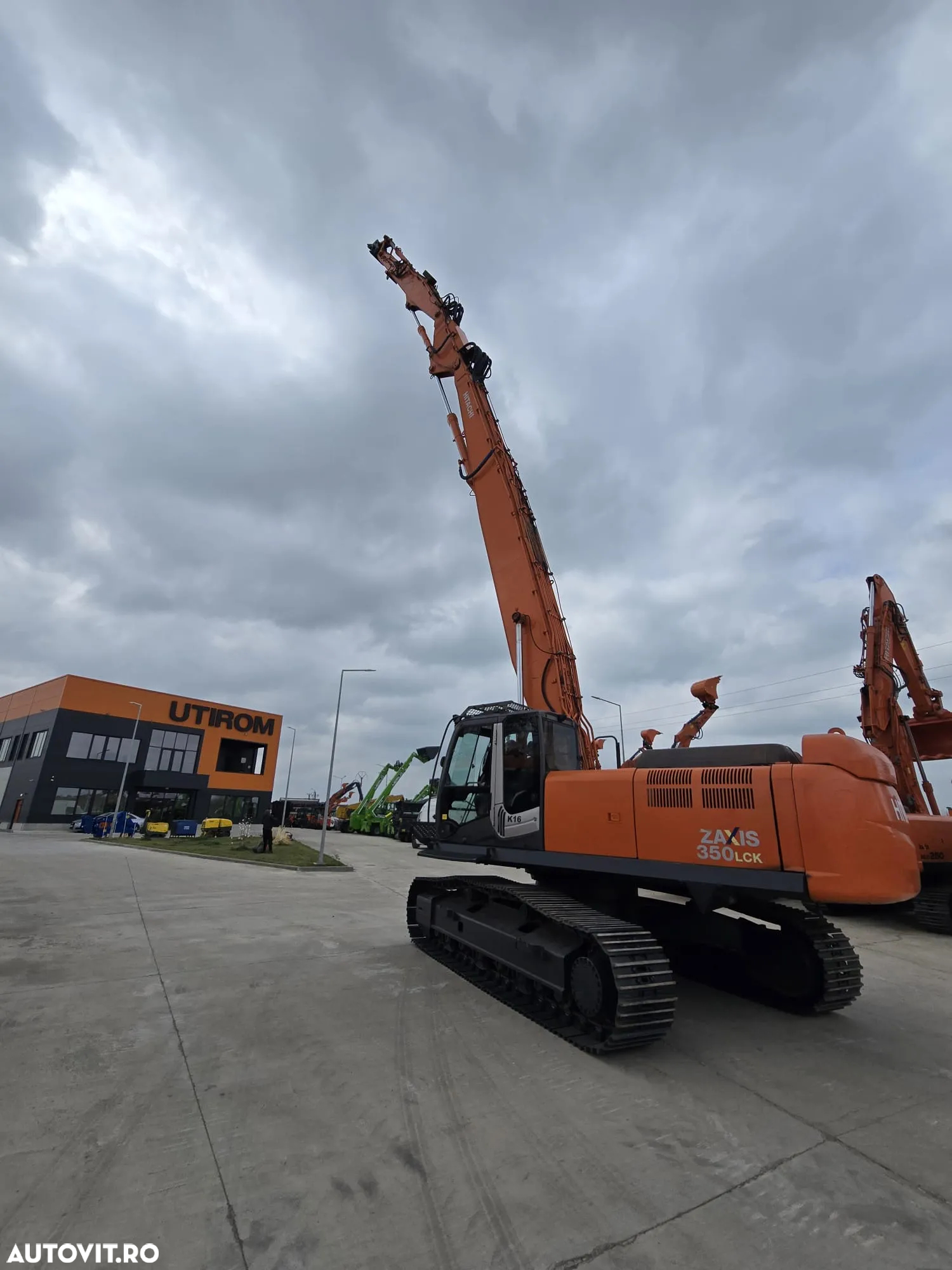 Hitachi EXCAVATOR PETRU DEMOLARI brate la 21m, 37t, 3 brate, cupla rapida, inst picon, inst rotire, 8.209h, ZX350-3, an 2006, senile 70% bune, AC, computer 96900 EUR+Tva - 7