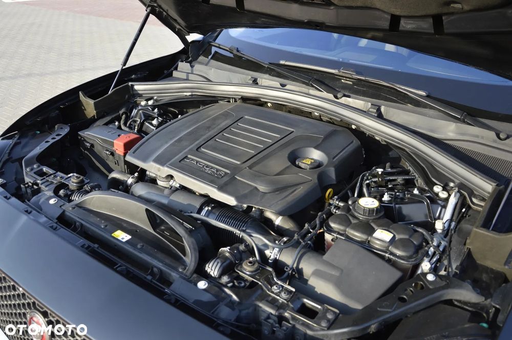 Jaguar F-Pace 30t AWD Prestige - 27