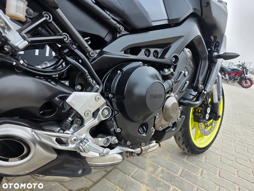 Yamaha MT - 19