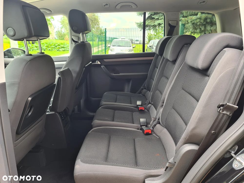 Volkswagen Touran - 8