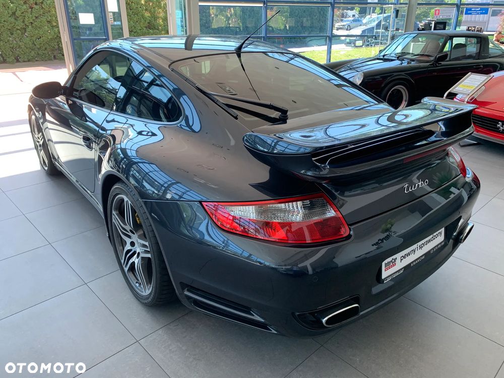 Porsche 911 - 9