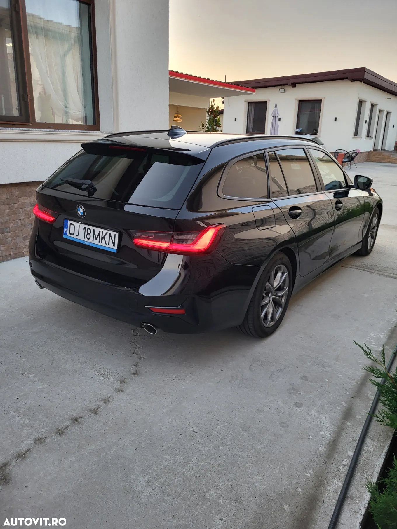 BMW Seria 3 318d Touring Aut. Sport Line - 5
