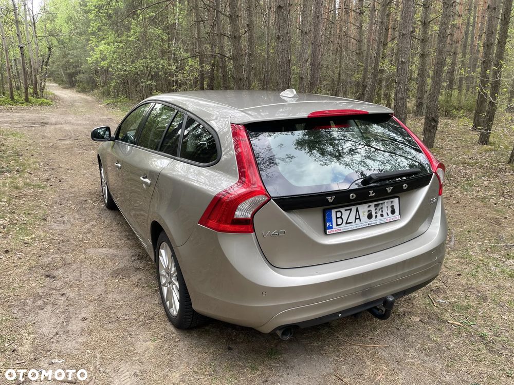 Volvo V60 D2 Edition - 18