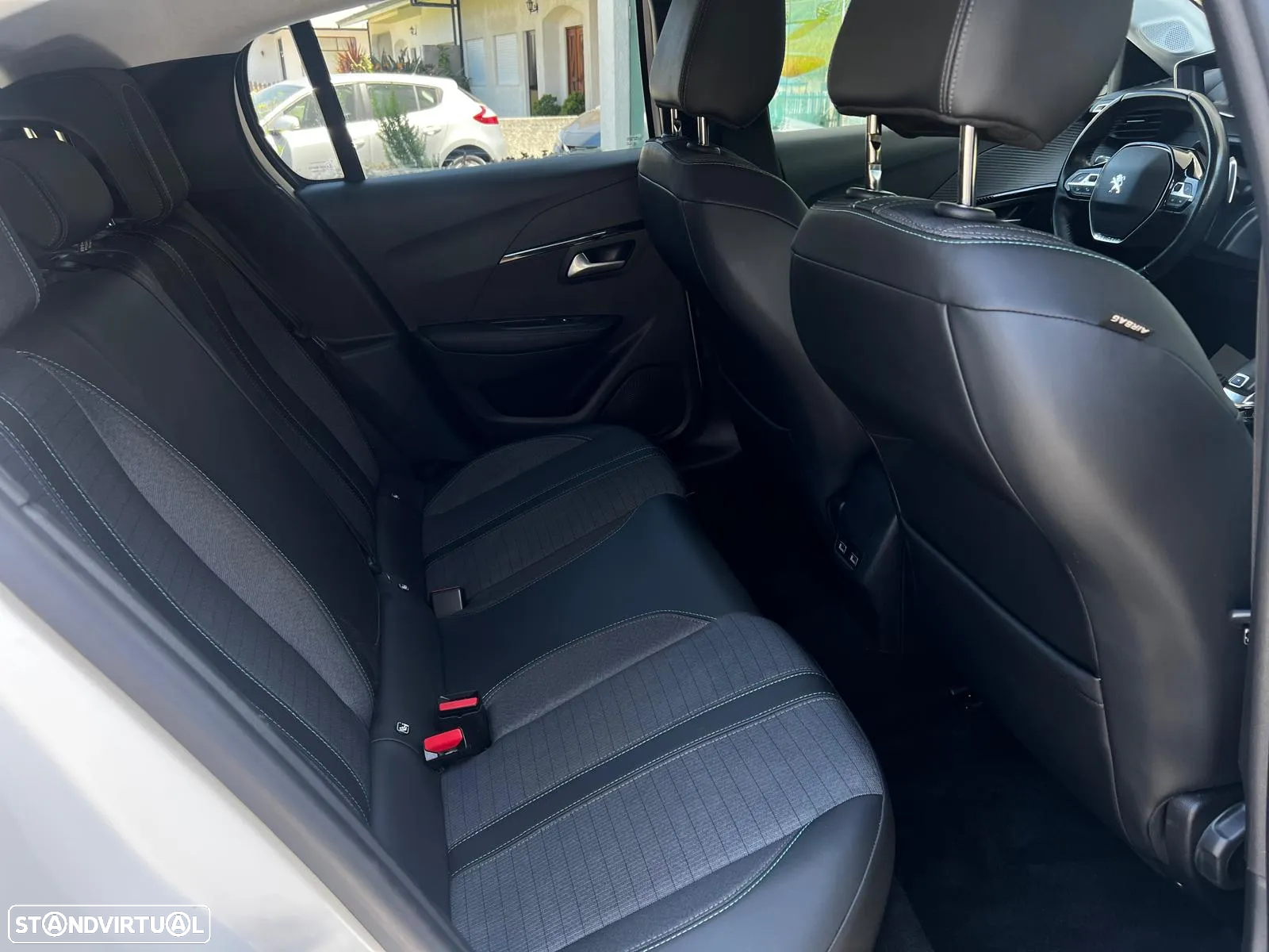 Peugeot 208 1.2 PureTech Allure Pack EAT8 - 16