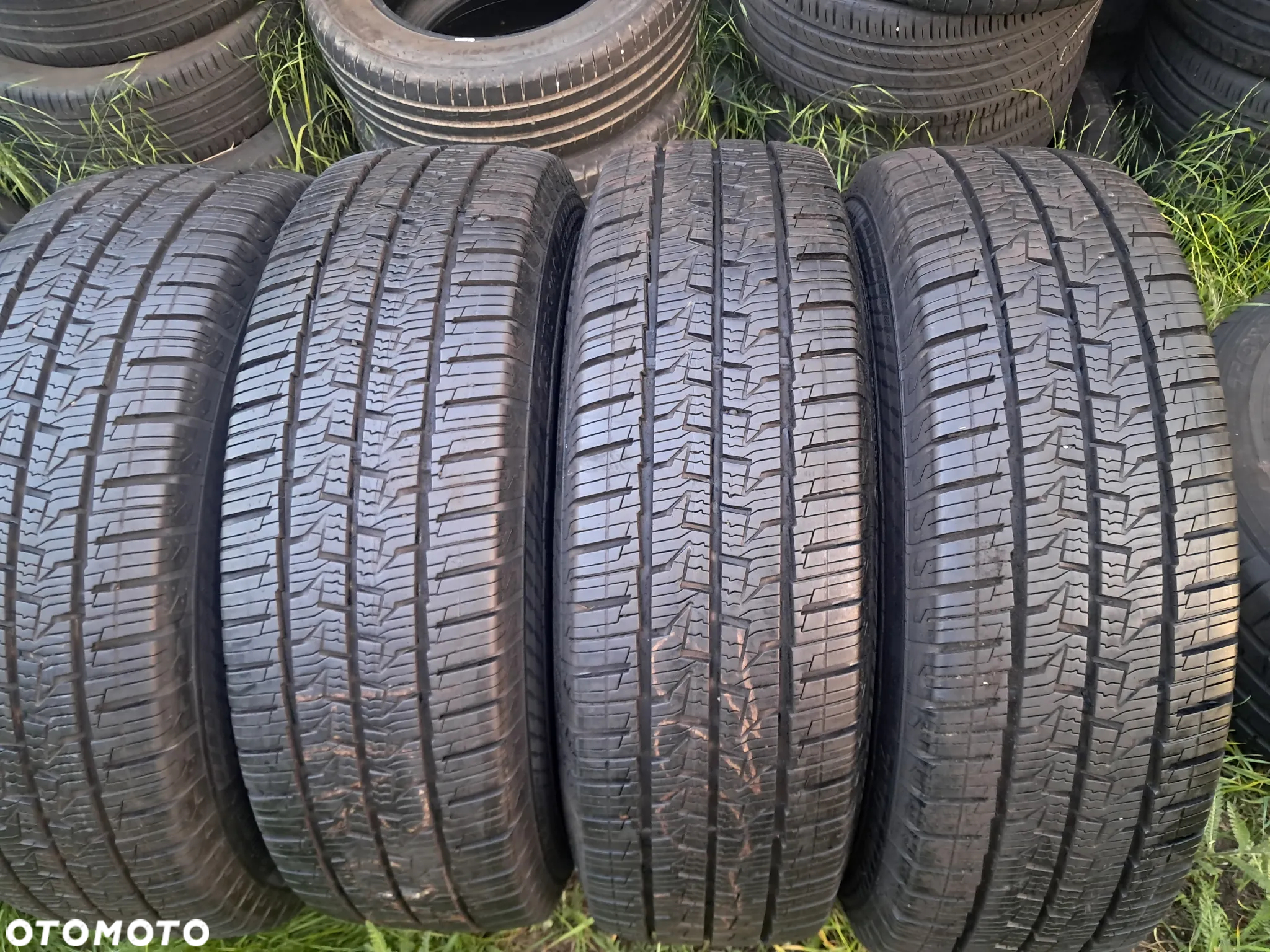Opony wielosezonowe 205/75/16C 205/75R16C Continental Conti VanContact 4season komplet 4szt crafter ducato - 2