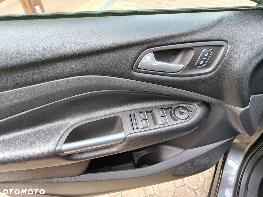 Ford Kuga - 16