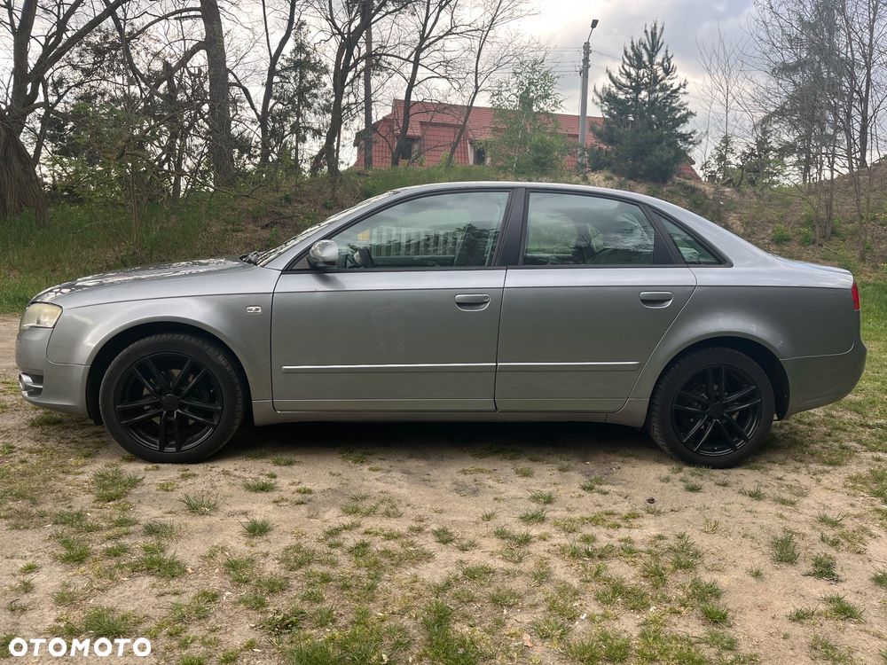 Audi A4 Limousine - 4