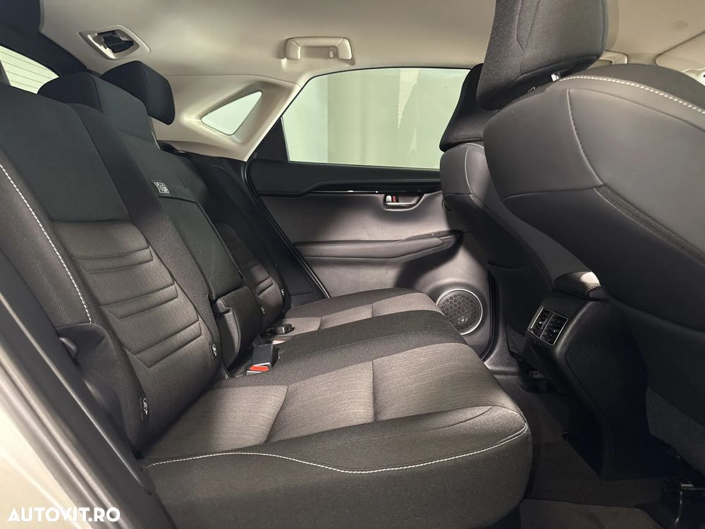 Lexus Seria NX 300h - 13