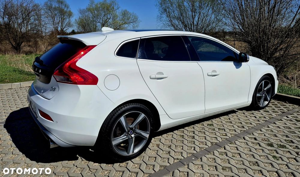Volvo V40 D3 R Design - 5