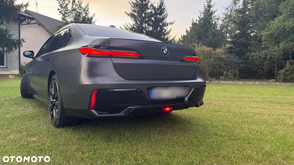 BMW Seria 7 750e PHEV xDrive Individual Edition sport - 4