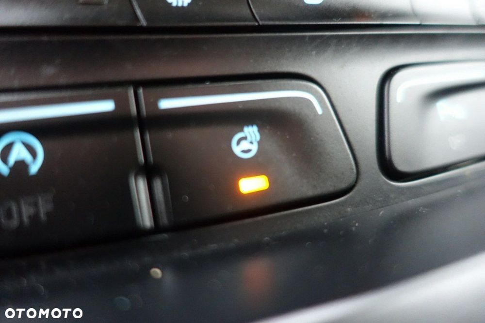 Ford Grand C-MAX - 37