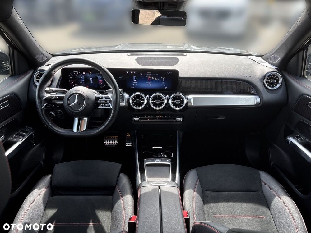 Mercedes-Benz GLB - 14