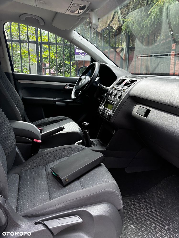 Volkswagen Touran 1.6 FSI - 15