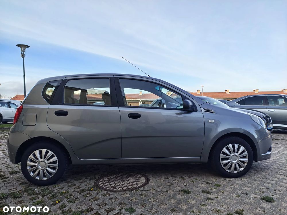 Chevrolet Aveo 1.2 16V Base / Classic - 8