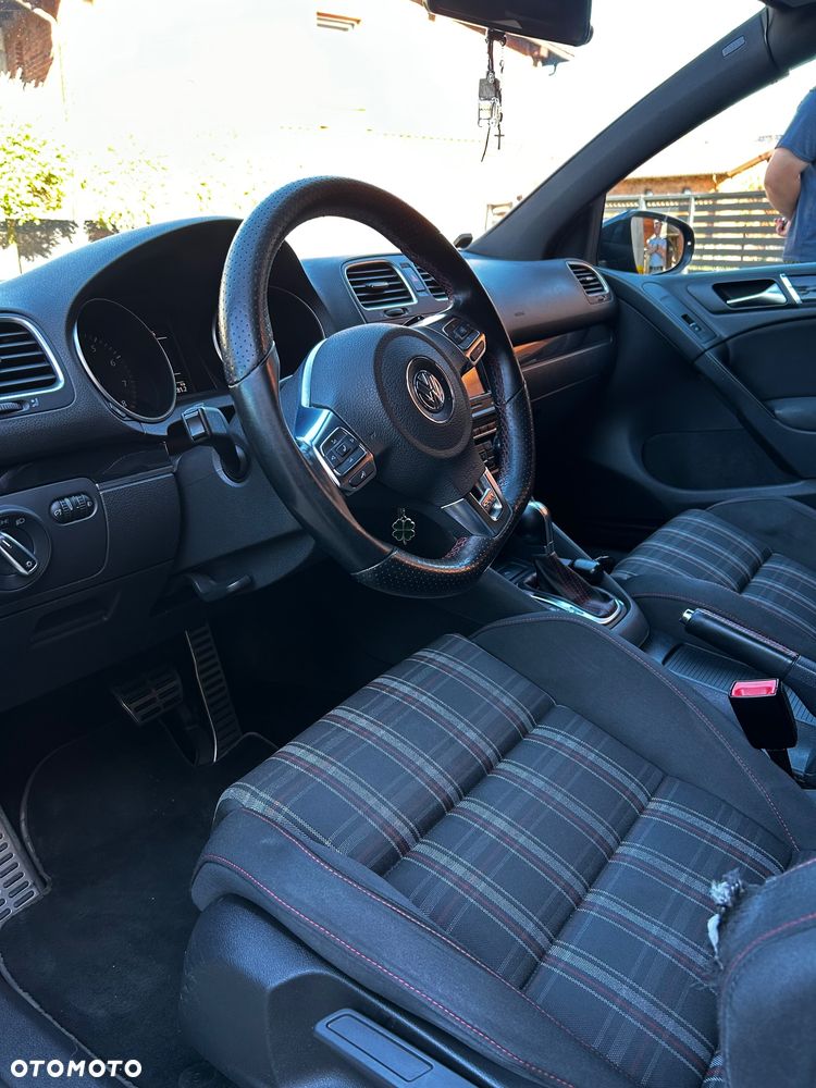 Volkswagen Golf - 11