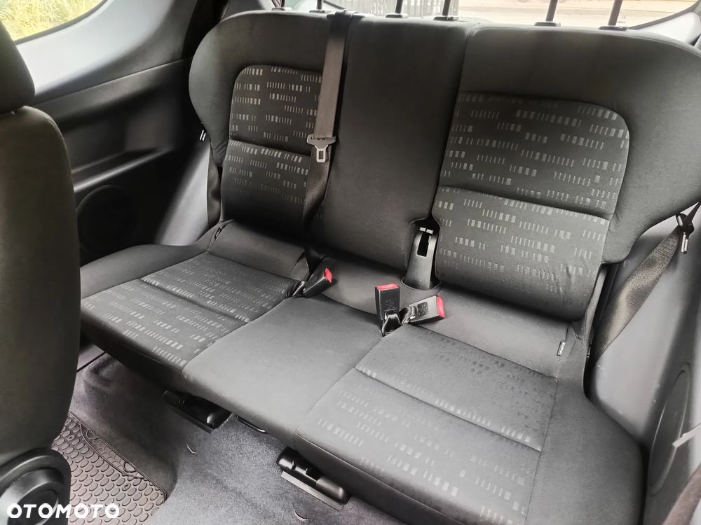 Mitsubishi Colt - 18