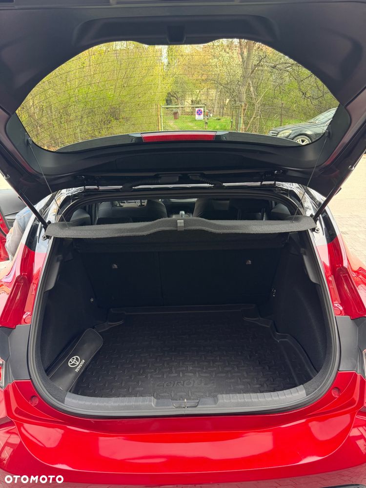 Toyota Corolla 1.8 Hybrid Team Deutschland - 19