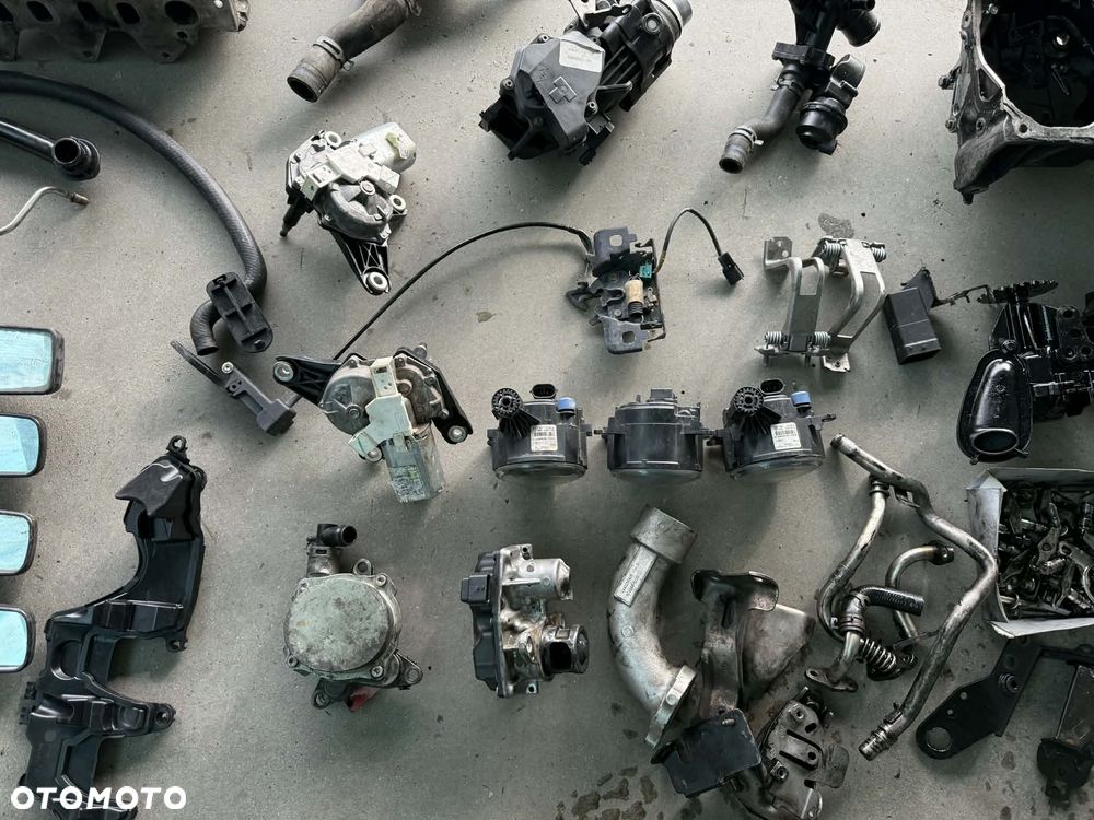 Części Silnik Vivaro Trafic 1,6 Biturbo Głowica Pompa Oleju Misa Chłodniczka EGR Rurki Dekle Łapy - 29