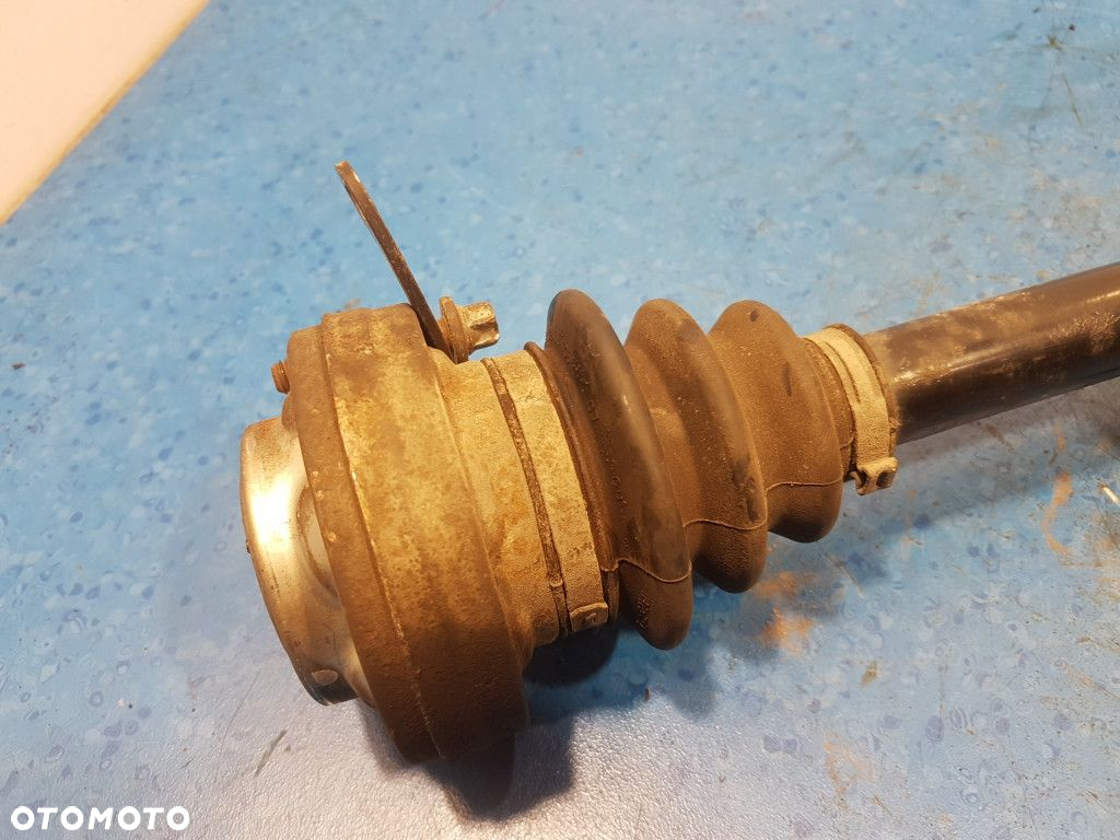 BMW E81 LIFT 2.0 16V PÓŁOŚ LEWA TYŁ - 3
