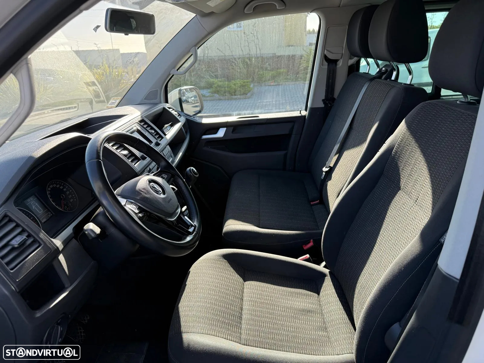 VW Caravelle 2.0 TDi BM Longa Comfortline - 19