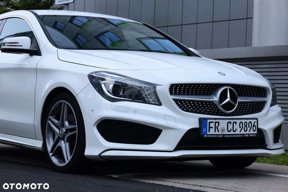 Mercedes-Benz CLA 180 AMG Line - 20